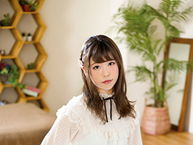 初女装♪自分の姿を見て恥ずかしいんですけどありっちゃありです。 サンプル動画サムネイル